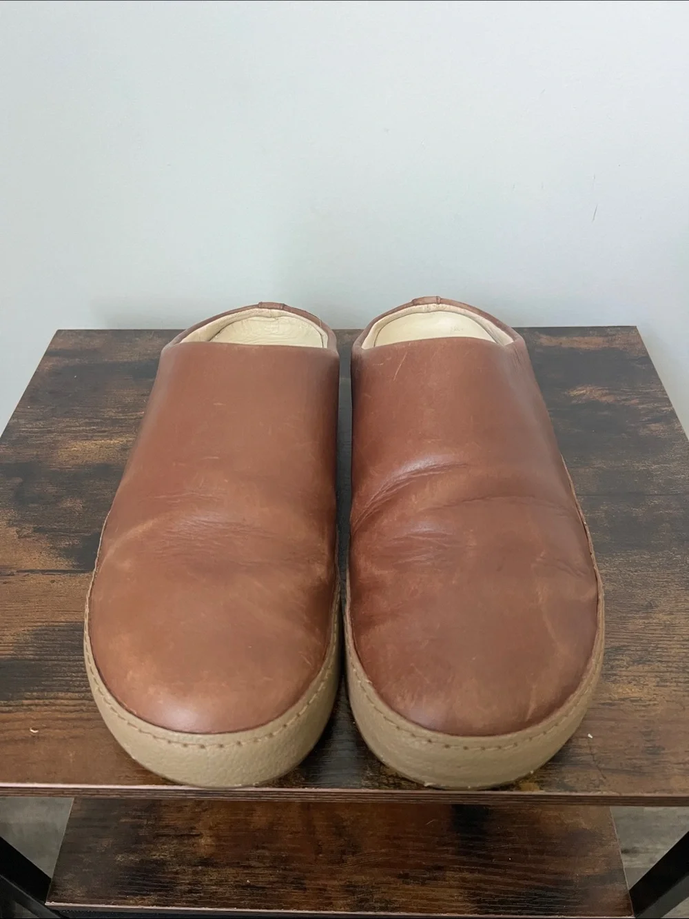 OluKai premium leather mule slip-ons toffee brown Kuʻu Leather Mule size mens 9